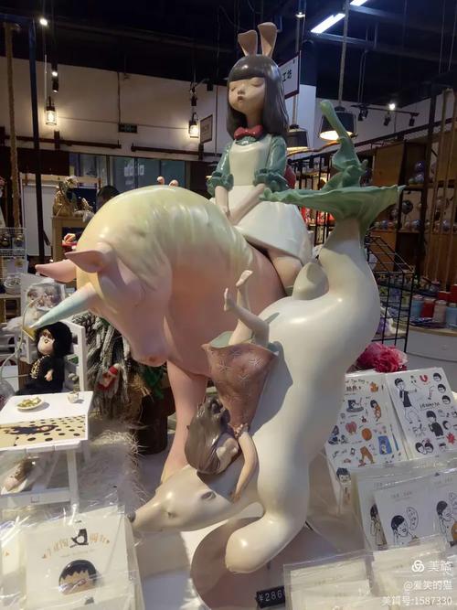 园区各种精美当地旅游文化创意产品,特别有意思,让你各种想买